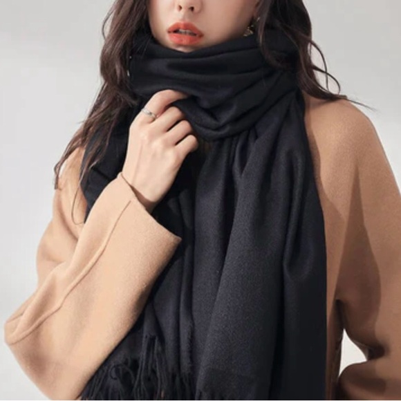 100% Cashmere Made in Scotland Oversized Wrap Shawl Scarf Throw XXL Black NEW - Picture 5 of 5